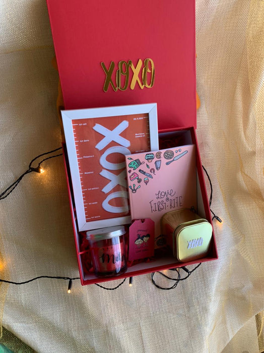 XOXO Valentine's Day Hamper | Red Box